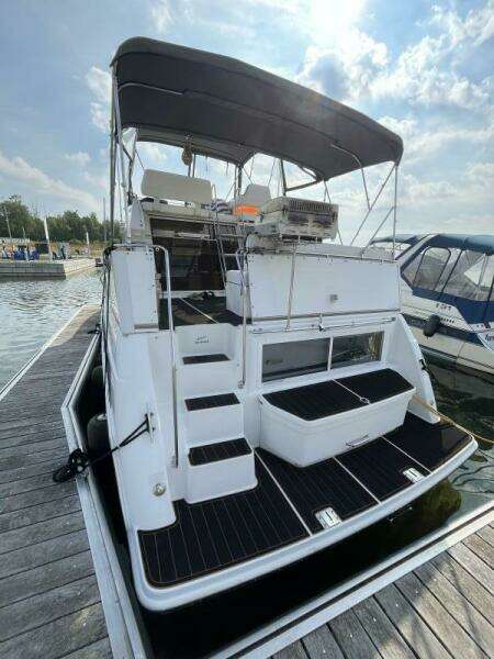 32ft Carver Yacht For Sale