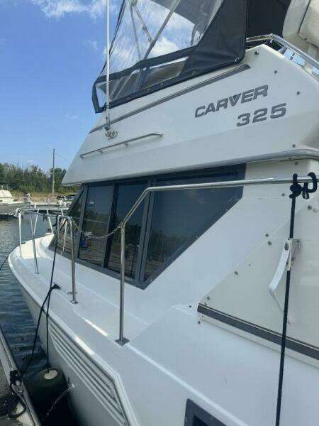 32ft Carver Yacht For Sale