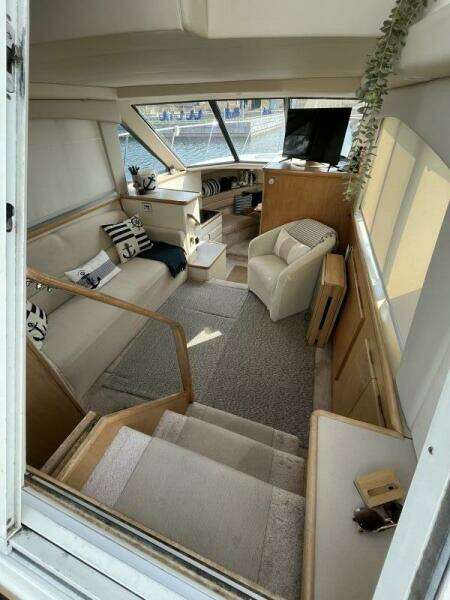 32ft Carver Yacht For Sale