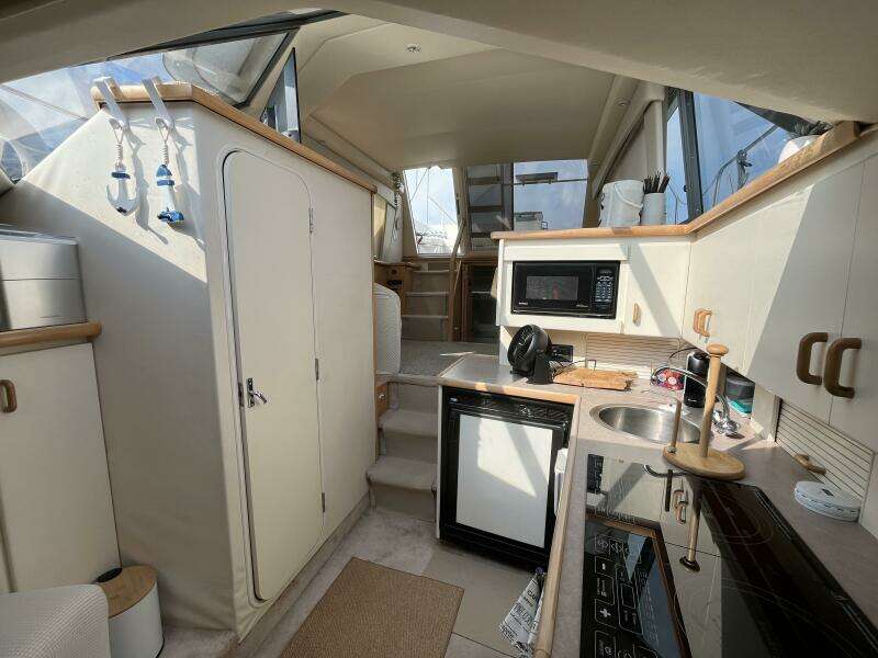 32ft Carver Yacht For Sale