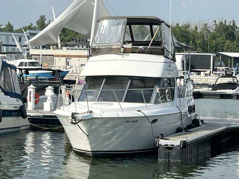 32ft Carver Yacht For Sale