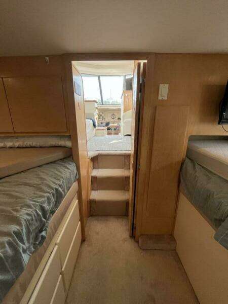 32ft Carver Yacht For Sale