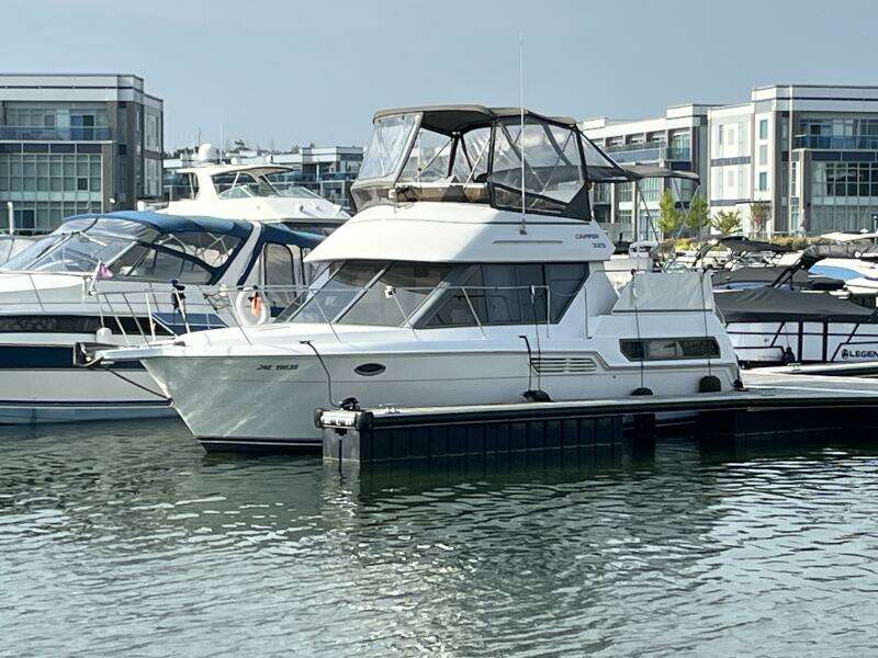 32ft Carver Yacht For Sale