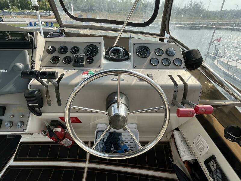 32ft Carver Yacht For Sale