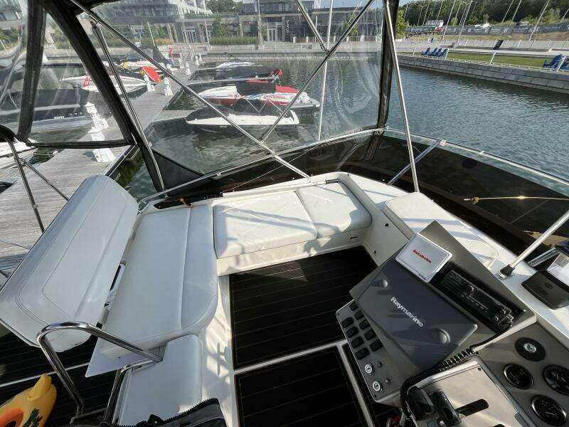 32ft Carver Yacht For Sale
