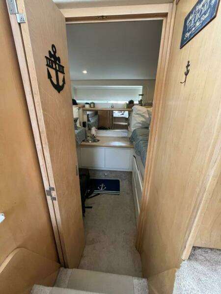 32ft Carver Yacht For Sale