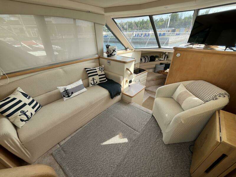 32ft Carver Yacht For Sale