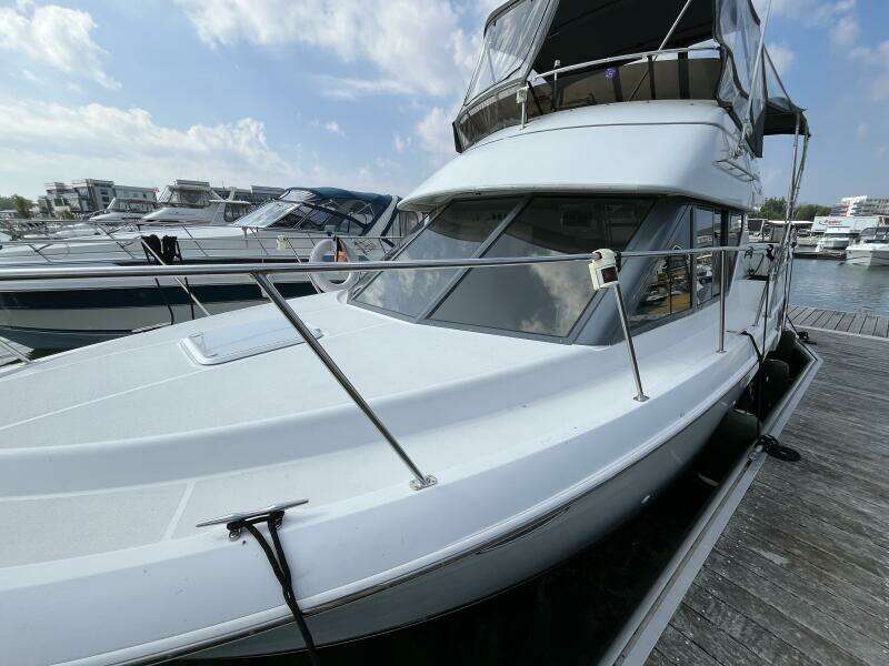 32ft Carver Yacht For Sale