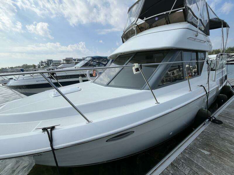 32ft Carver Yacht For Sale