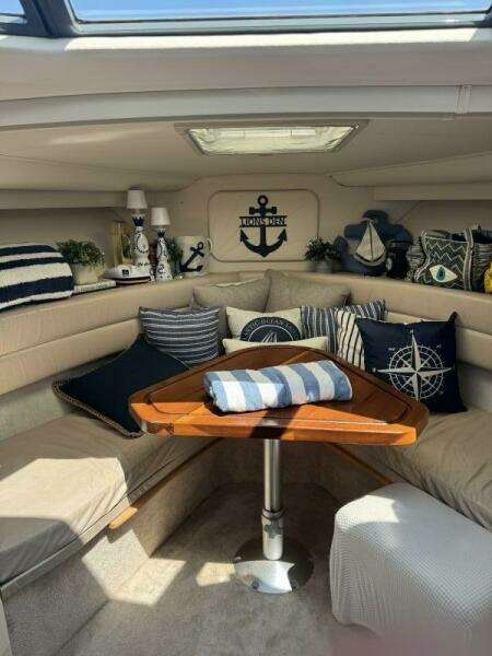 32ft Carver Yacht For Sale