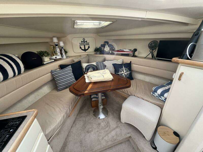 32ft Carver Yacht For Sale