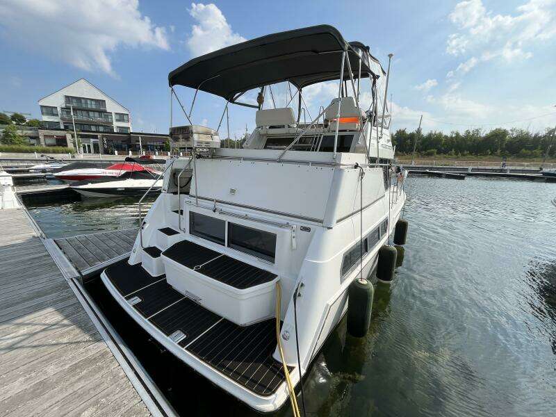 32ft Carver Yacht For Sale