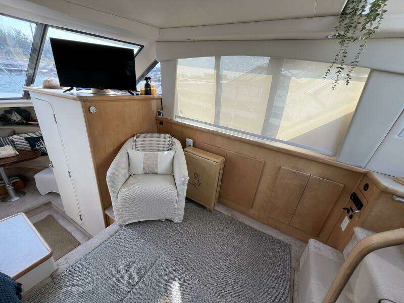 32ft Carver Yacht For Sale