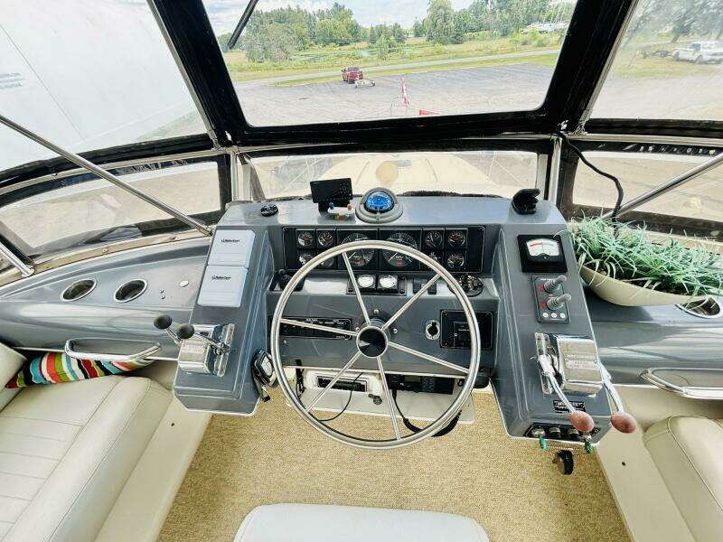 FINAL DIAMOND III 43ft Bayliner Yacht For Sale