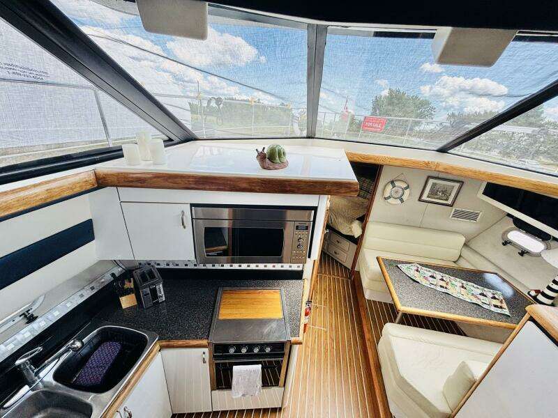 FINAL DIAMOND III 43ft Bayliner Yacht For Sale