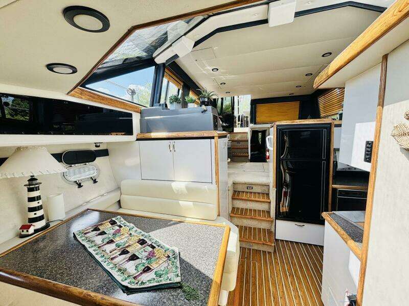 FINAL DIAMOND III 43ft Bayliner Yacht For Sale