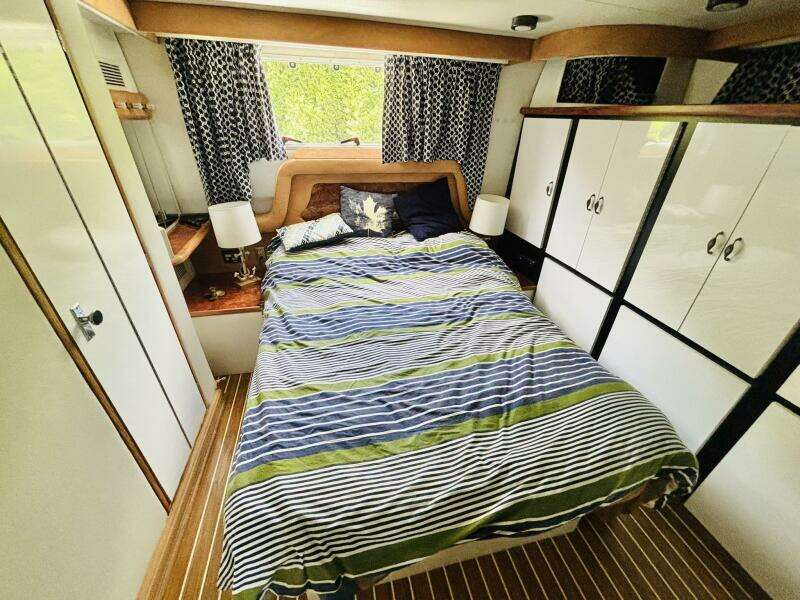 FINAL DIAMOND III 43ft Bayliner Yacht For Sale