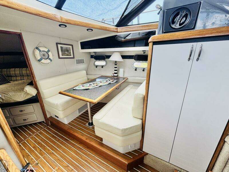 FINAL DIAMOND III 43ft Bayliner Yacht For Sale