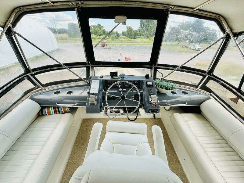 FINAL DIAMOND III 43ft Bayliner Yacht For Sale