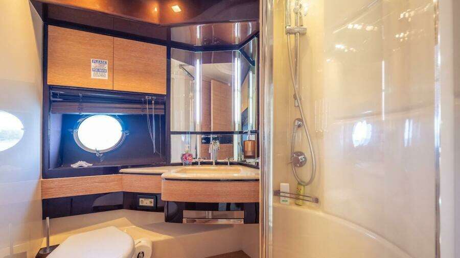 Drakar 70ft Azimut Yacht For Sale