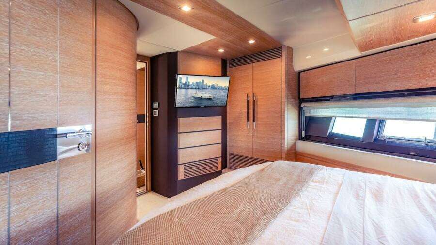 Drakar 70ft Azimut Yacht For Sale