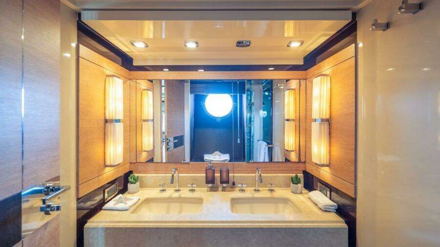 Drakar 70ft Azimut Yacht For Sale