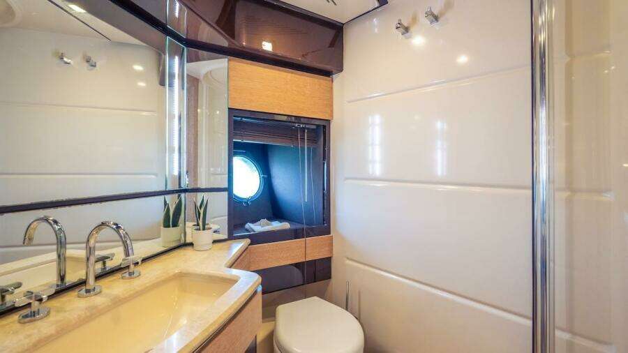 Drakar 70ft Azimut Yacht For Sale