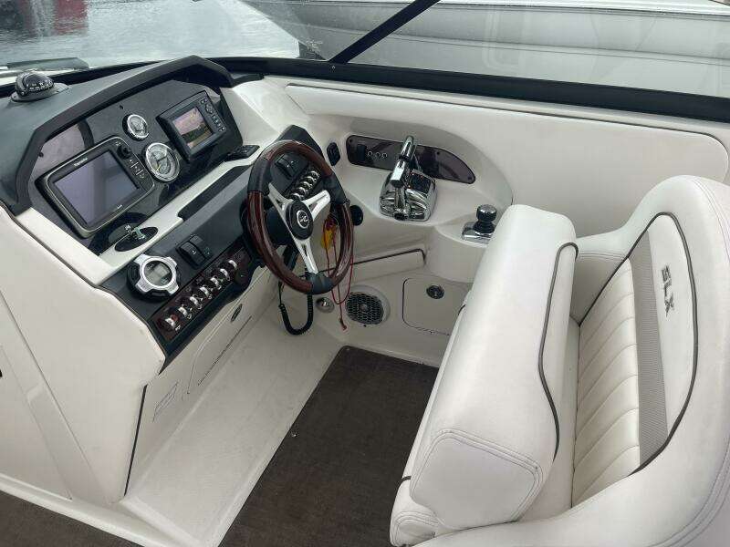30ft Sea Ray Yacht For Sale