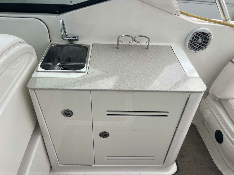 30ft Sea Ray Yacht For Sale