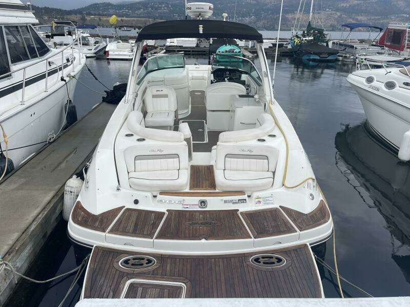 30ft Sea Ray Yacht For Sale
