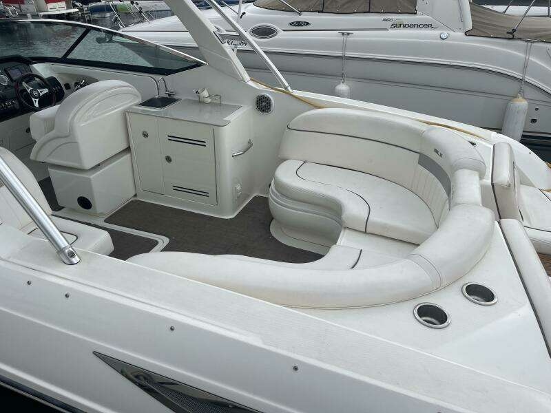 30ft Sea Ray Yacht For Sale