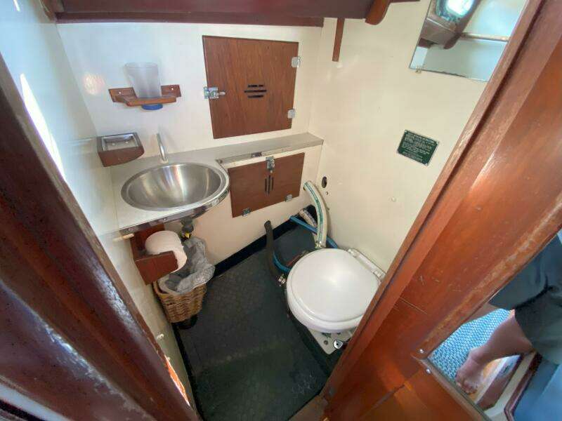 Outer Limits 35ft Hinckley Yacht For Sale