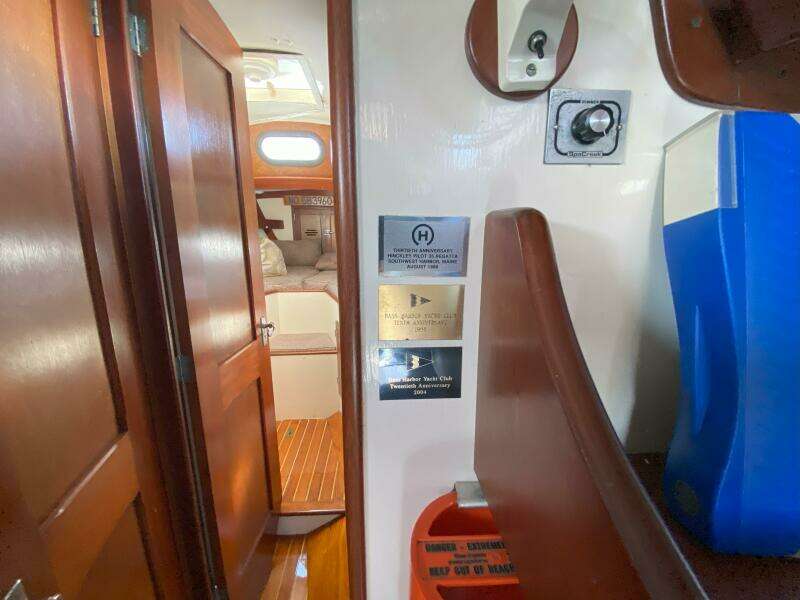 Outer Limits 35ft Hinckley Yacht For Sale