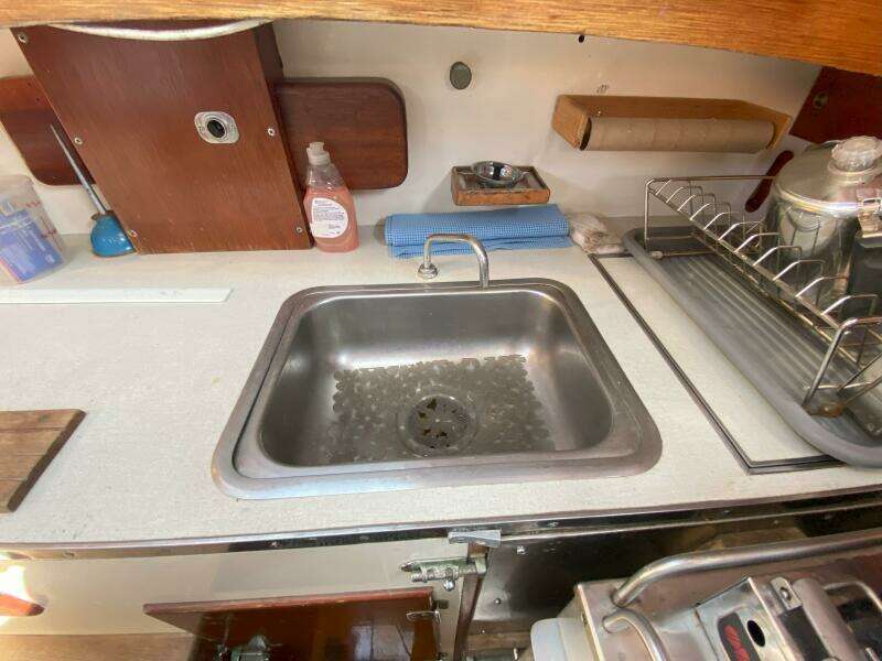 Outer Limits 35ft Hinckley Yacht For Sale