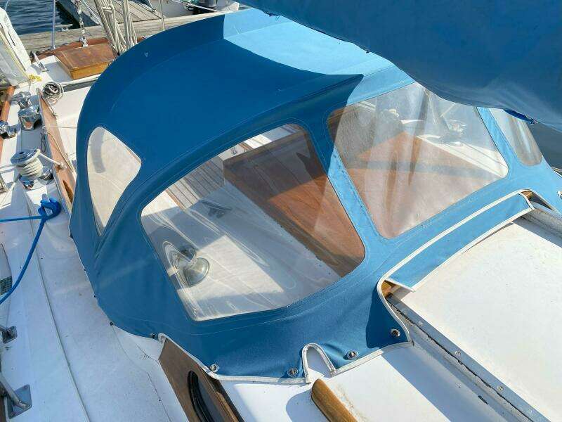 Outer Limits 35ft Hinckley Yacht For Sale
