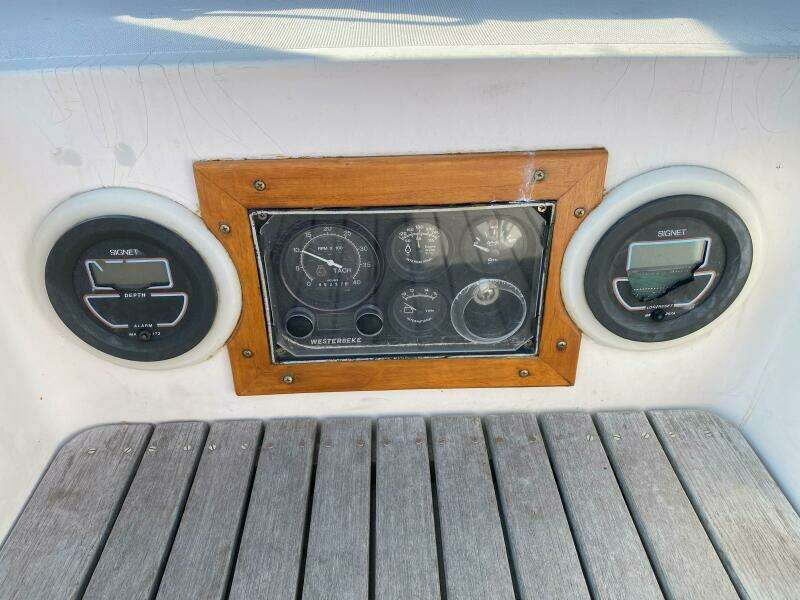 Outer Limits 35ft Hinckley Yacht For Sale