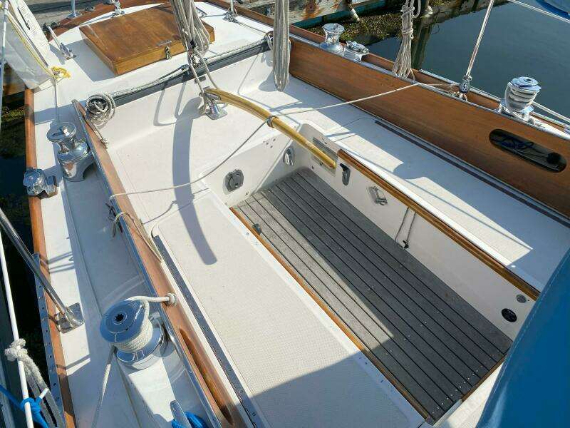 Outer Limits 35ft Hinckley Yacht For Sale