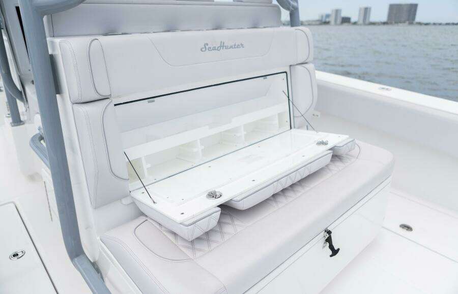 Helm Seating