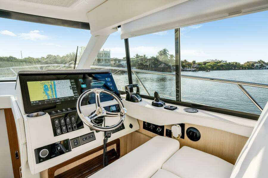 42ft Regal Yacht For Sale 42ft Regal Yacht For Sale