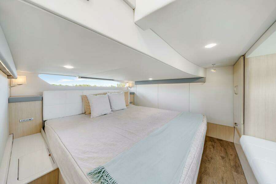 42ft Regal Yacht For Sale 42ft Regal Yacht For Sale