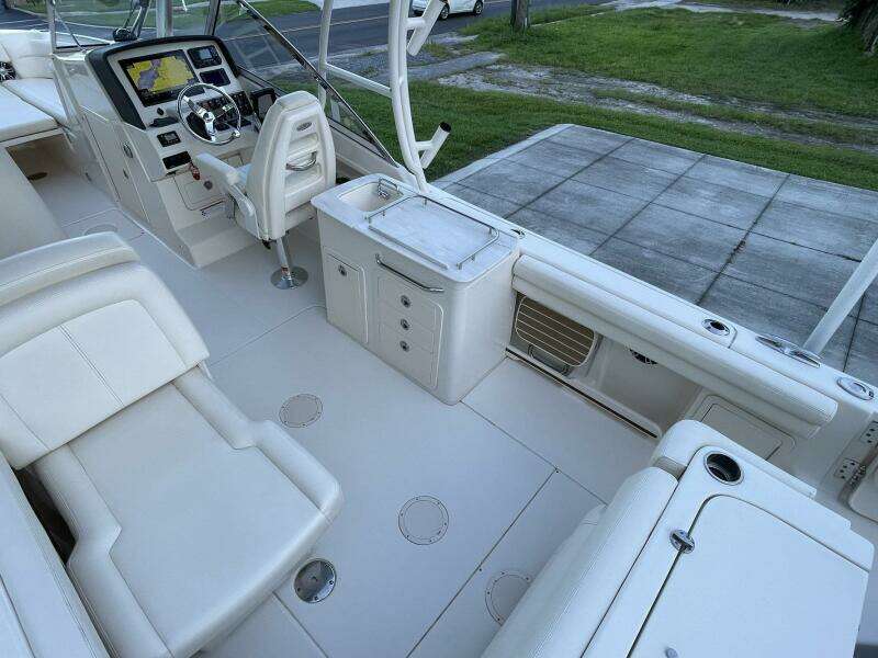27ft Grady White Yacht For Sale