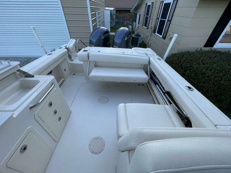 27ft Grady White Yacht For Sale