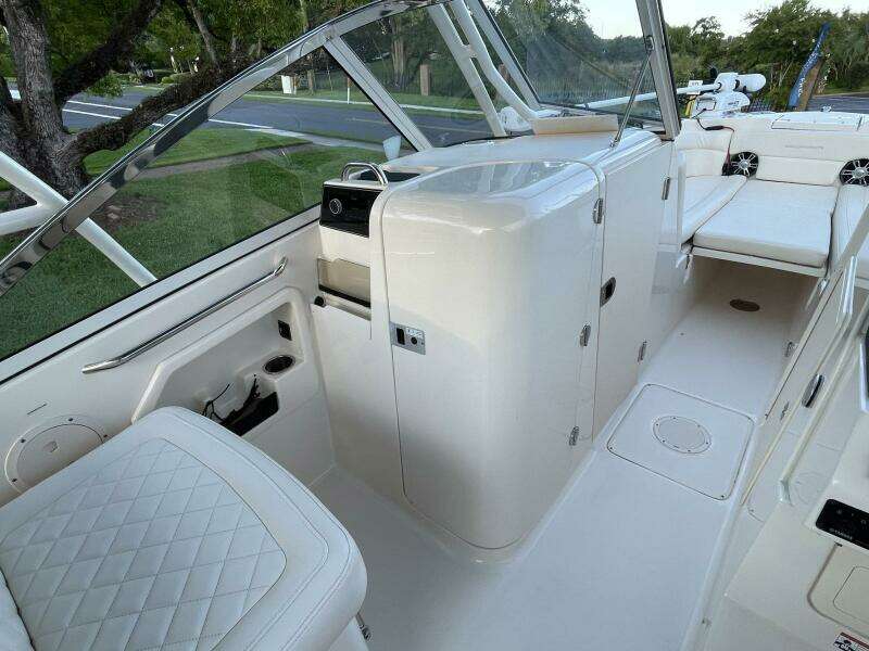 27ft Grady White Yacht For Sale