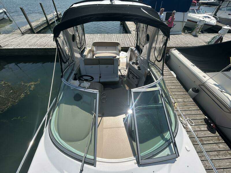 27ft Four Winns Yacht For Sale