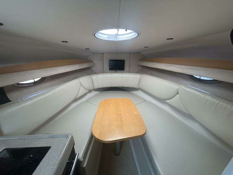 27ft Four Winns Yacht For Sale