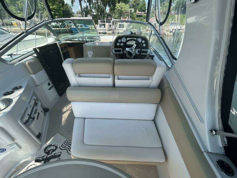 27ft Four Winns Yacht For Sale