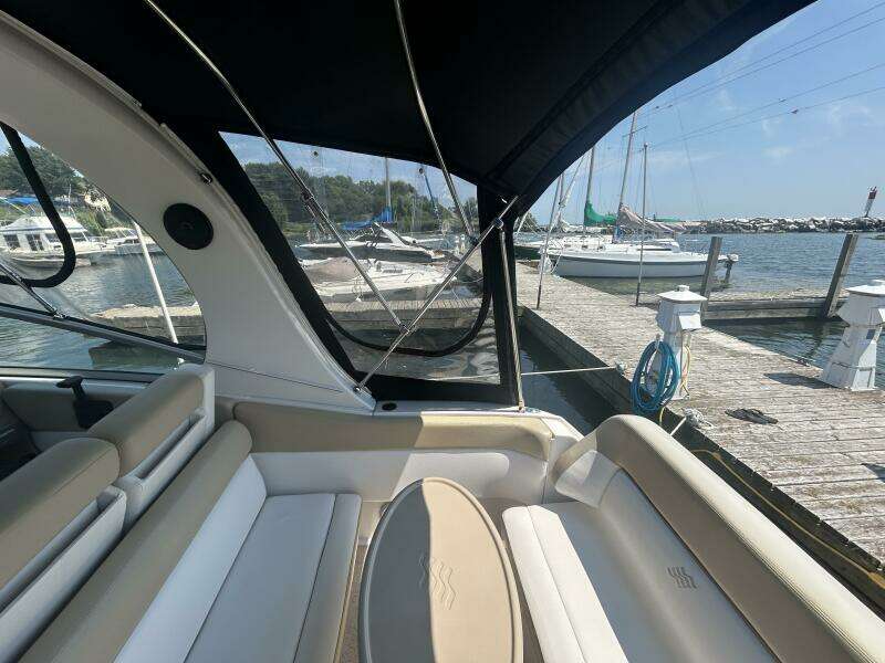 27ft Four Winns Yacht For Sale