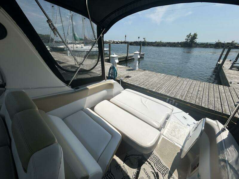 27ft Four Winns Yacht For Sale
