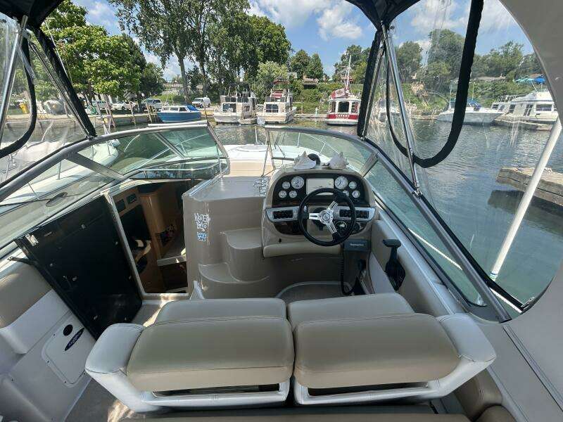 27ft Four Winns Yacht For Sale