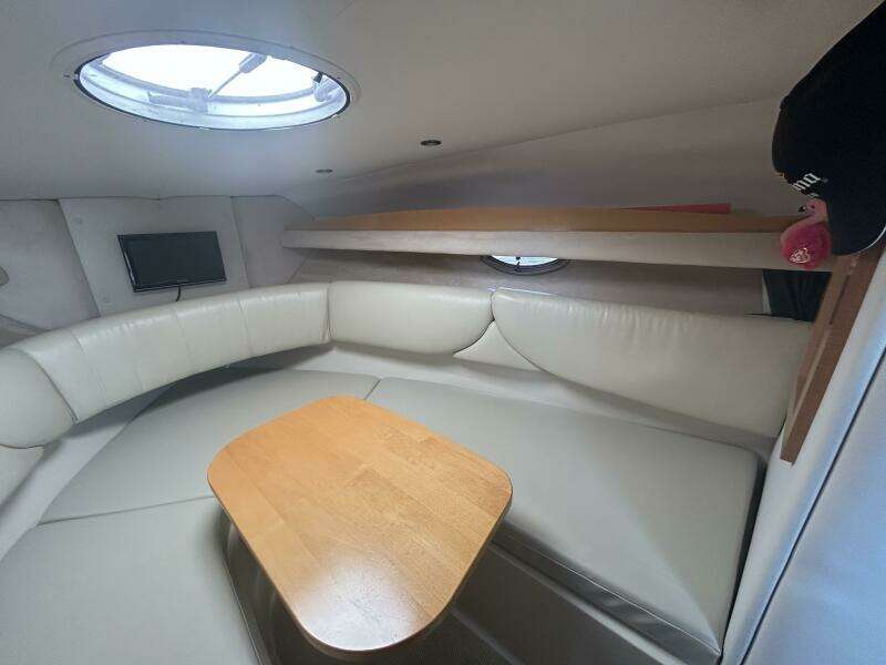27ft Four Winns Yacht For Sale